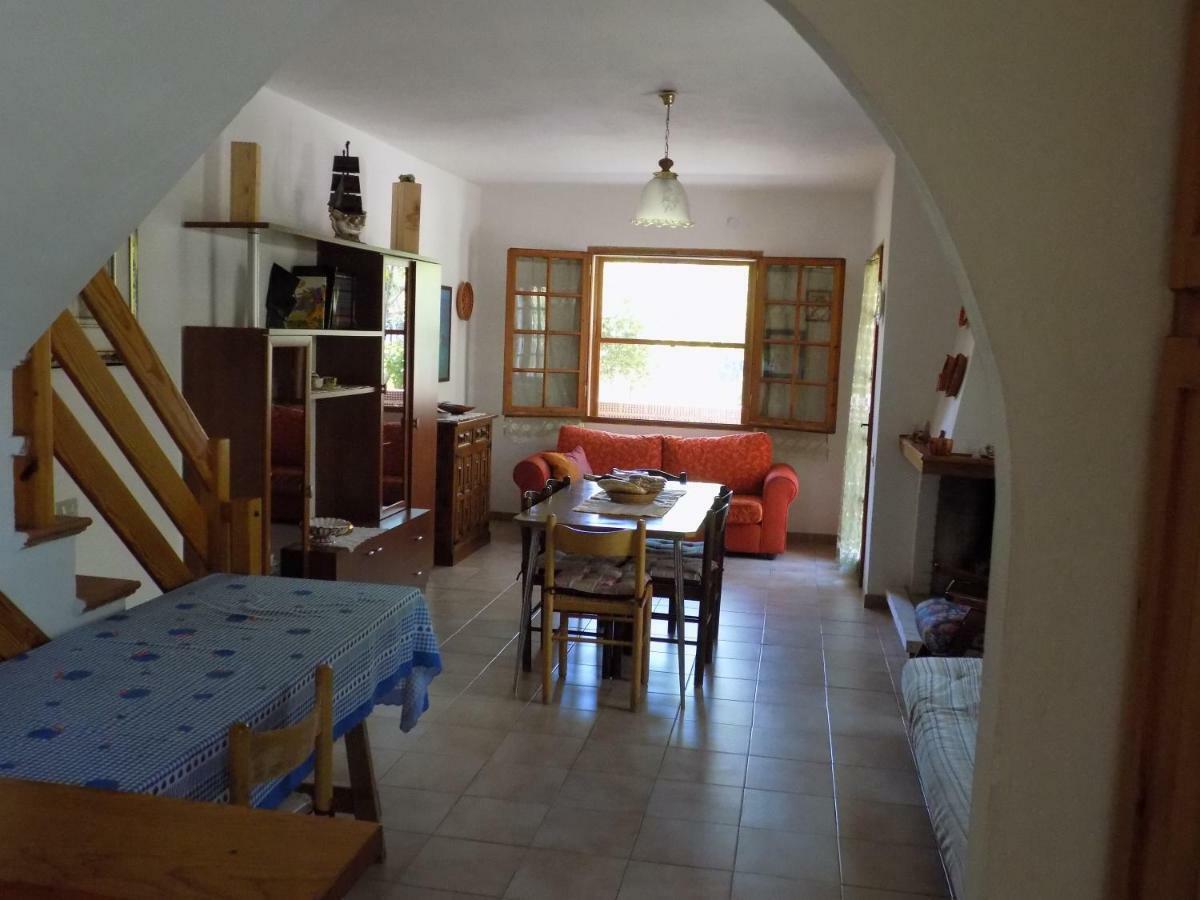 Casa Vacanze Gardenia Соланас Екстер'єр фото