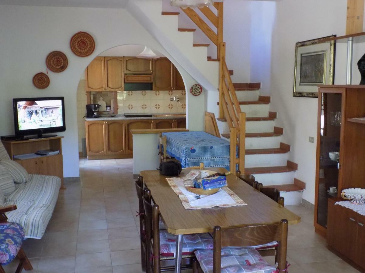 Casa Vacanze Gardenia Соланас Екстер'єр фото