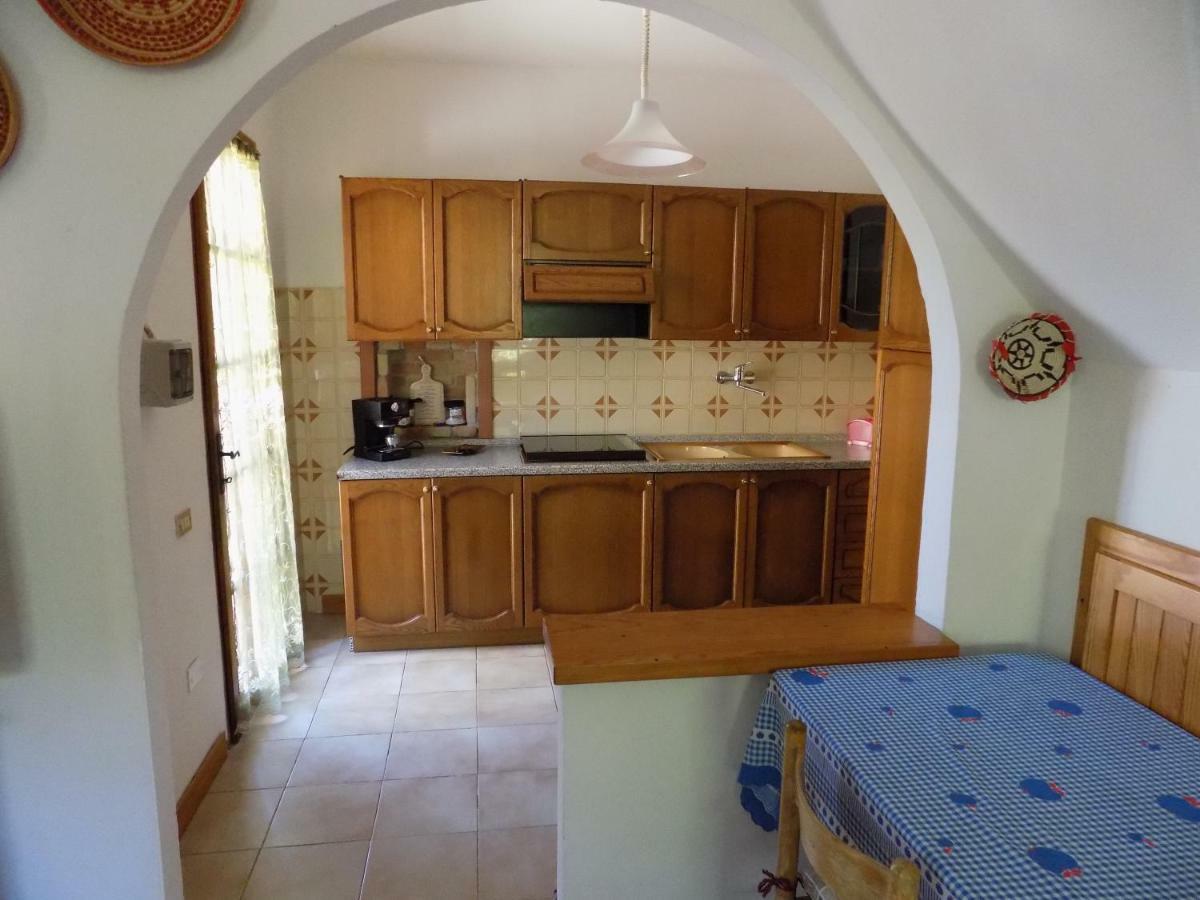 Casa Vacanze Gardenia Соланас Екстер'єр фото